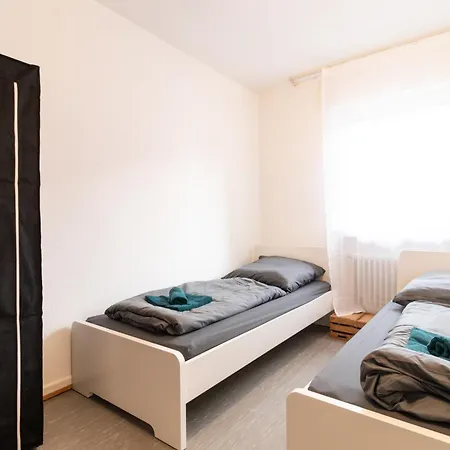 Apartment Monteurapartment I 6 Betten I Kueche I Waschmaschine I Balkon I Garten *