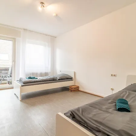 Monteurapartment I 6 Betten I Kueche I Waschmaschine I Balkon I Garten Apartment