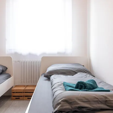 Apartment Monteurapartment I 6 Betten I Kueche I Waschmaschine I Balkon I Garten *
