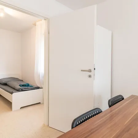 Monteurapartment I 6 Betten I Kueche I Waschmaschine I Balkon I Garten * Darmstadt