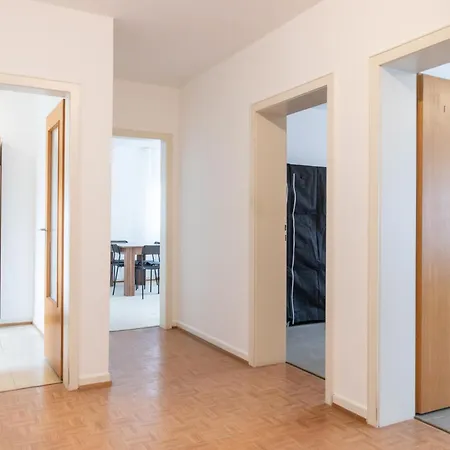 Apartment Monteurapartment I 6 Betten I Kueche I Waschmaschine I Balkon I Garten *