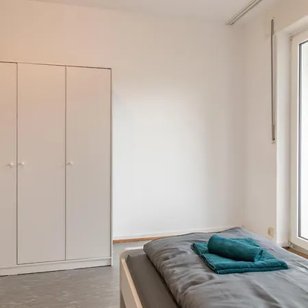 Monteurapartment I 6 Betten I Kueche I Waschmaschine I Balkon I Garten Apartment