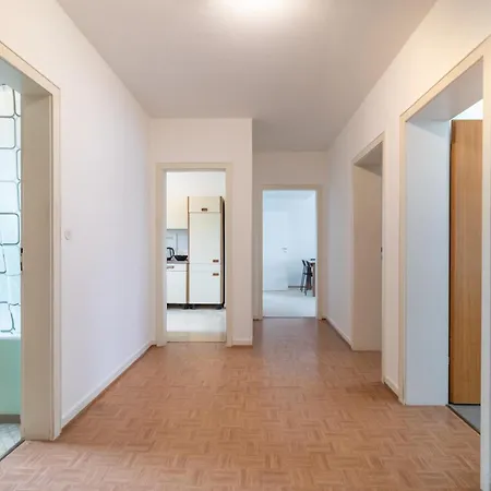 Monteurapartment I 6 Betten I Kueche I Waschmaschine I Balkon I Garten