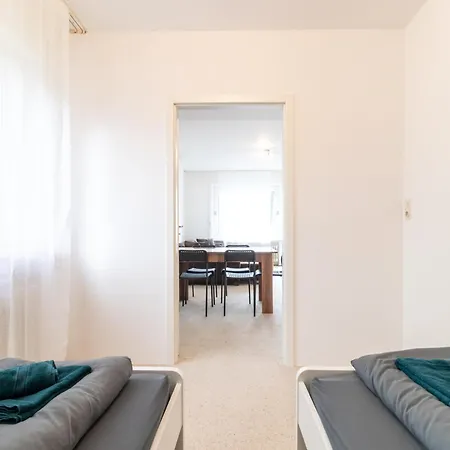 Monteurapartment I 6 Betten I Kueche I Waschmaschine I Balkon I Garten
