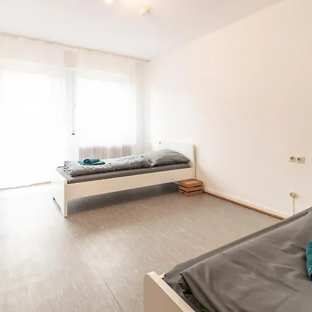 Monteurapartment I 6 Betten I Kueche I Waschmaschine I Balkon I Garten Apartment Darmstadt